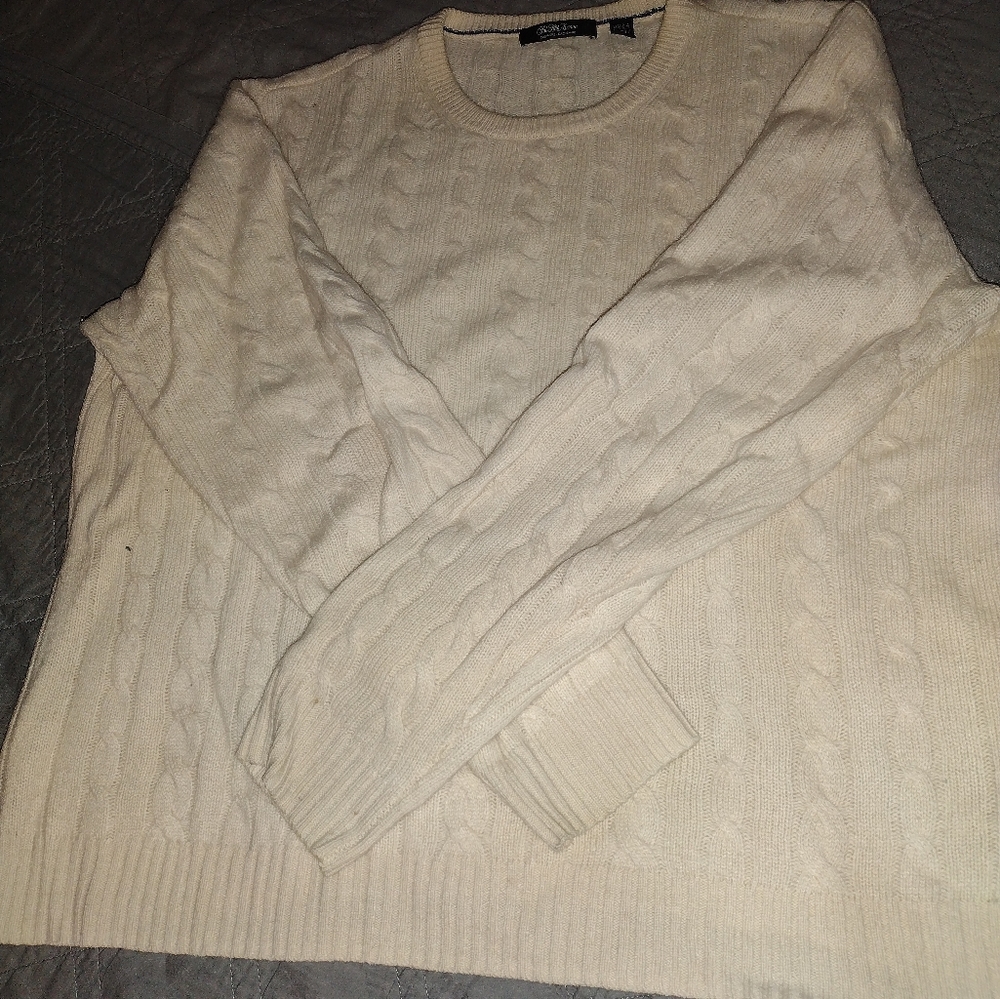 Saks 5th Ave. 100% Cashmere sweater